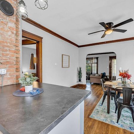 Beautifully Remodeled Duplex Apt In West Blvd Cleveland Eksteriør bilde